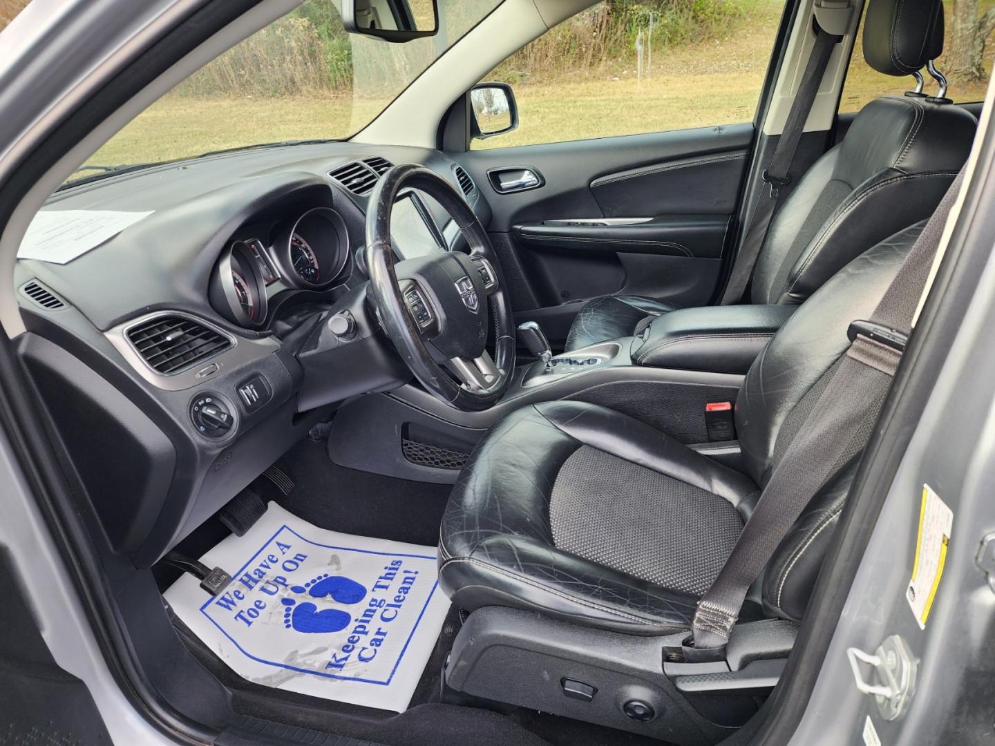 2016 Gray /Black Dodge Journey Crossroad FWD (3C4PDCGB9GT) with an 2.4L L4 DOHC 16V engine, 4A transmission, located at 1221 Madison St., Shelbyville, TN, 37160, (931) 680-9439, 0.000000, 0.000000 - Photo#6